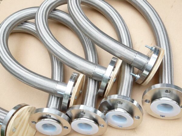 FLEXIBLES PTFE CONVOLUTE